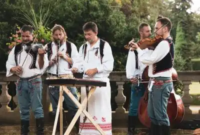 Horňácká cimbálová muzika Kubíci Horňácká cimbálová muzika Kubíci