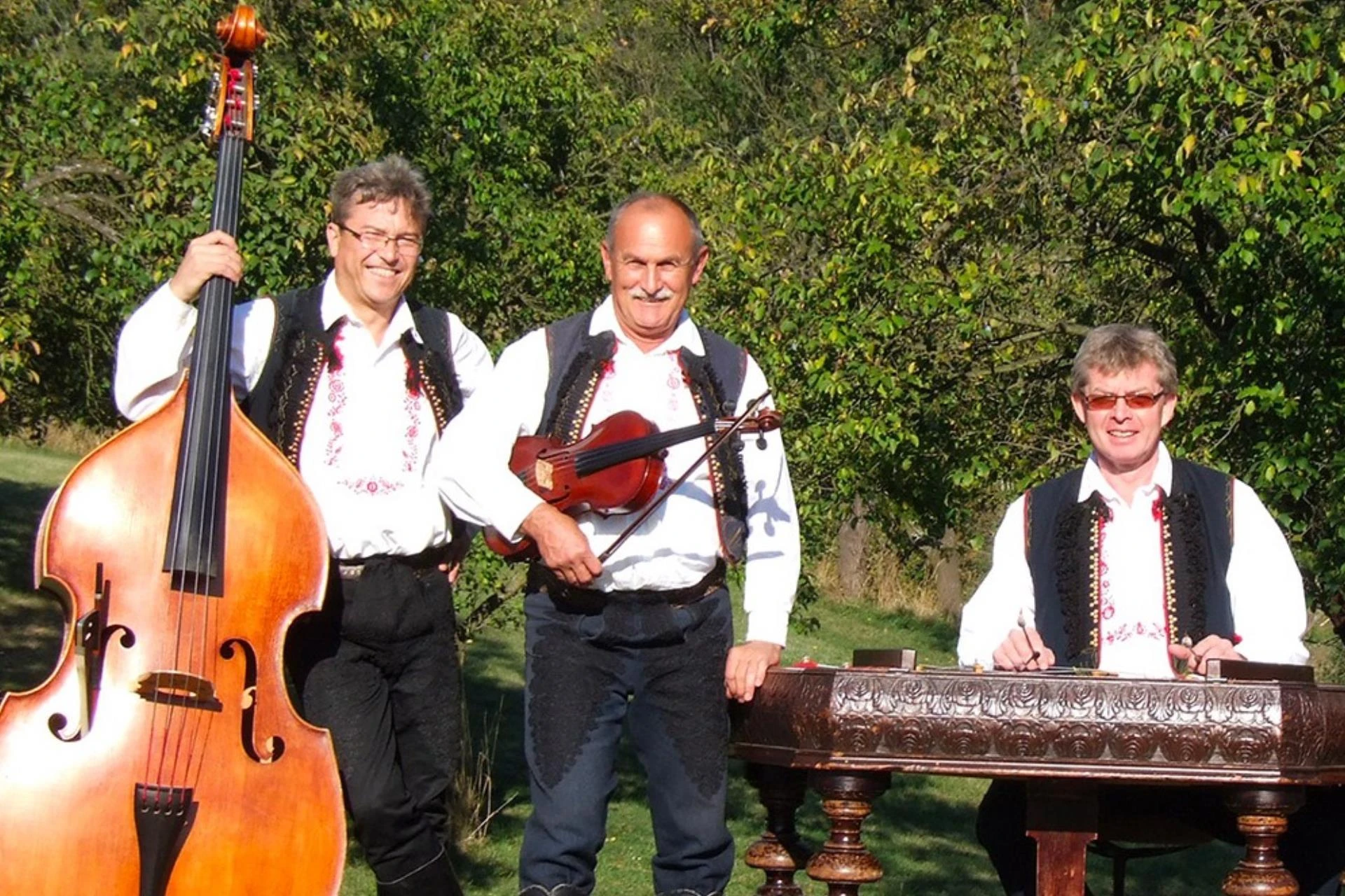 Cimbálová muzika Pozdní sběr Cimbálová muzika Pozdní sběr