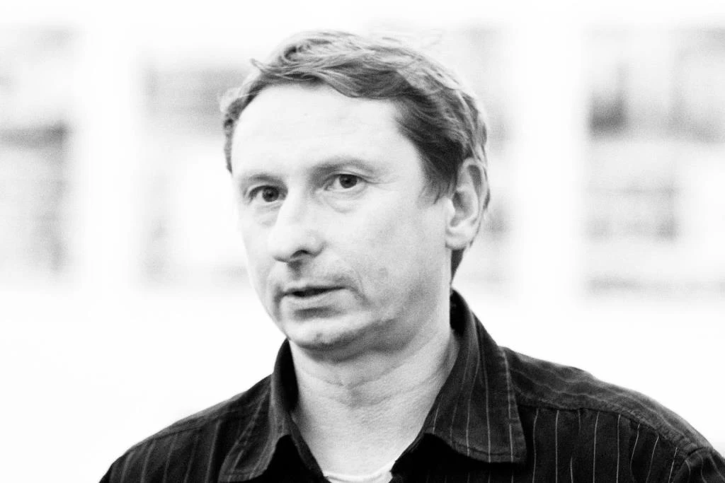 Pavel Petr: Černý havránek voděnku pije sám si ju kalí